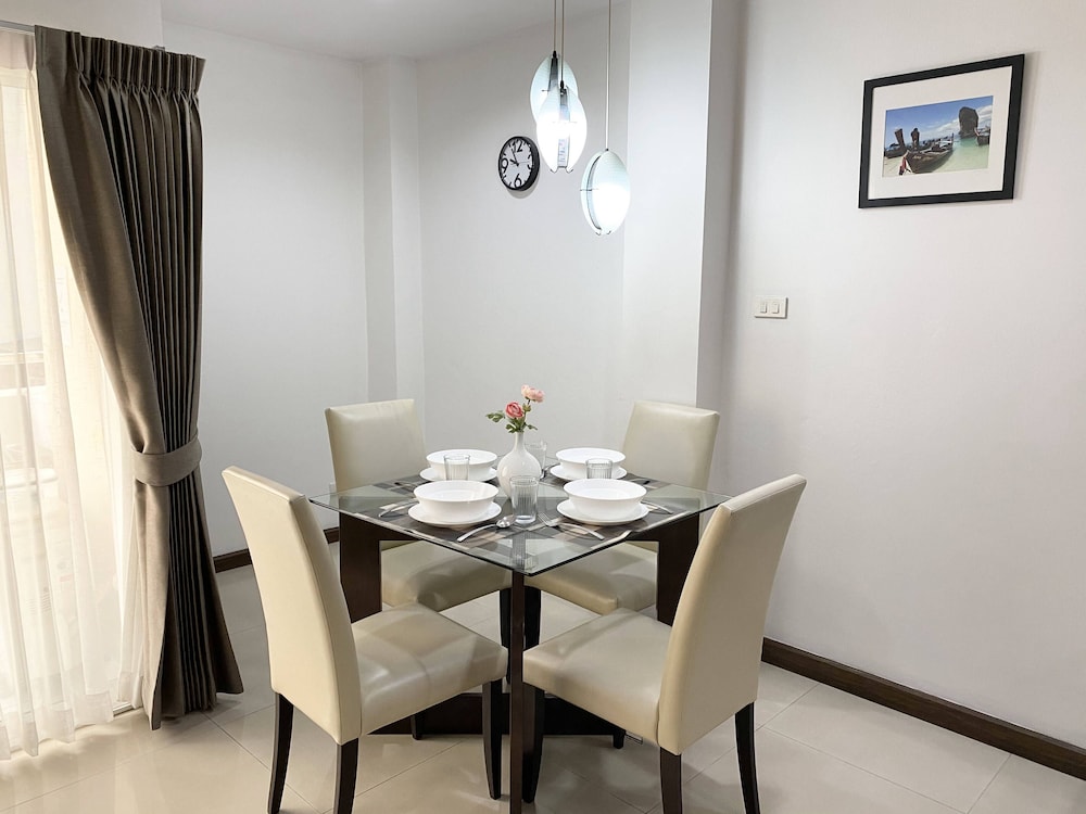 14 Place Sukhumvit Suites 54/66