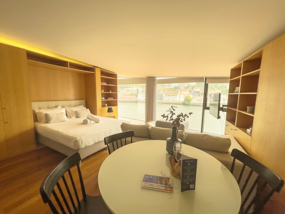 استوديو بريميوم بسرير كوين بإطلالة على النهر مع أريكة، Douro Apartments - Luxuryviews 7/10