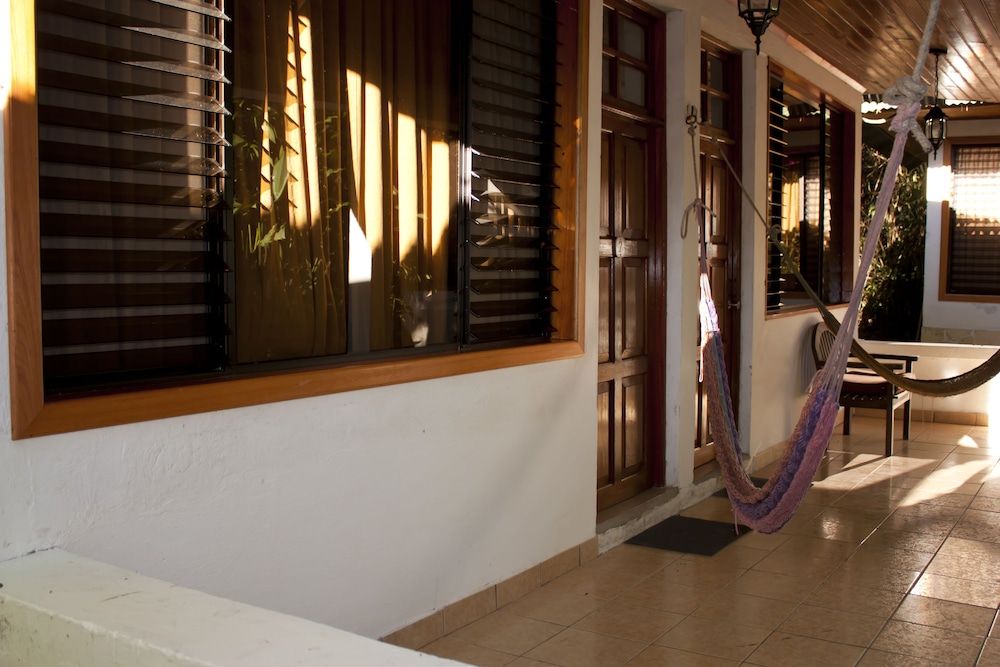 Hotel Jaguar Inn Tikal 50/70