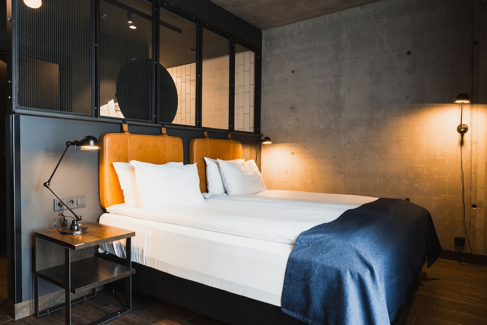 DELUXE, DOUBLE BED, HARBOUR VIEW, SAUNA