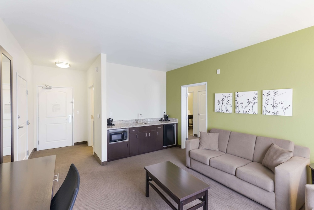 Sleep Inn and Suites Midland West 28/42