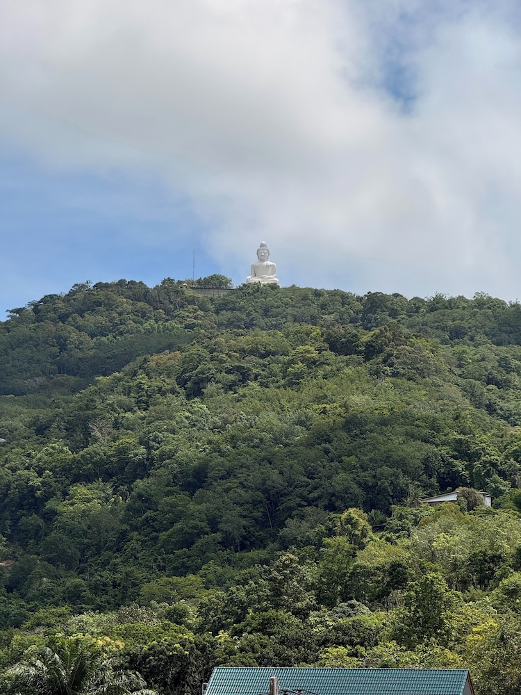 Big Buddha Hill Side 39/50