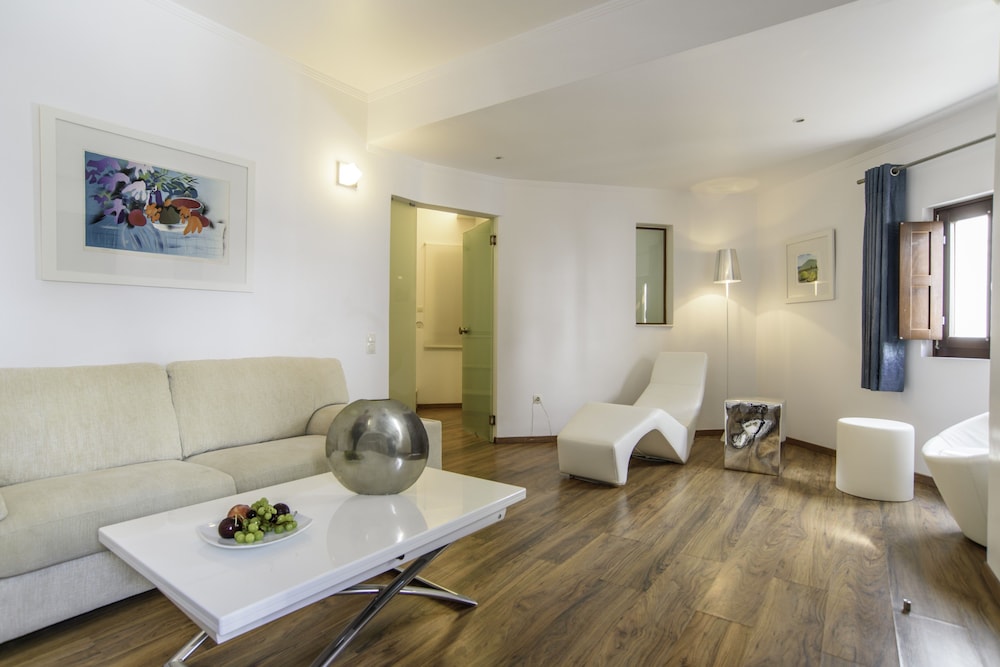 La Mer Deluxe Hotel and Spa 44/75