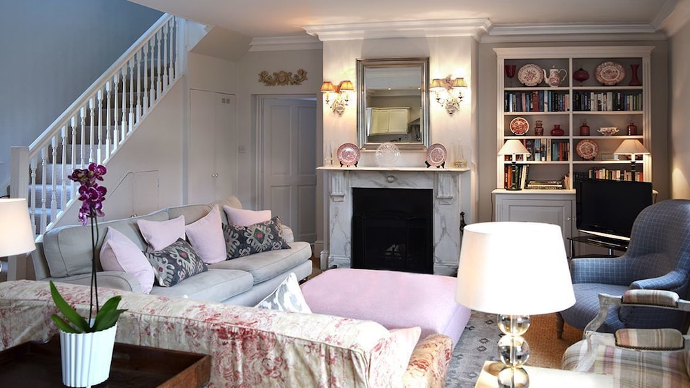 Newmarket Cottage 11/22