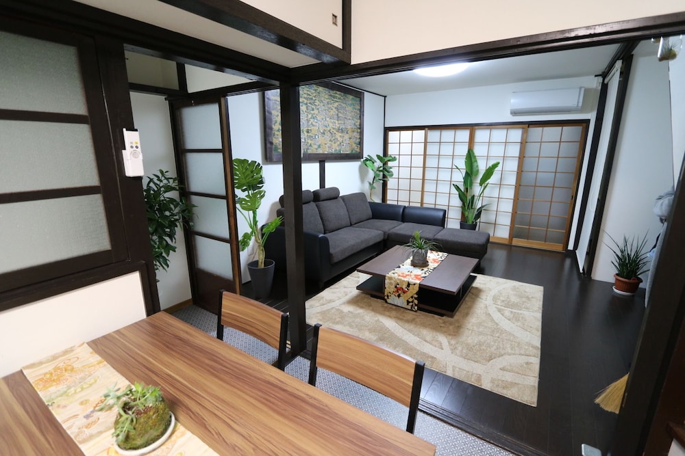Guest House E-Nine 12/20