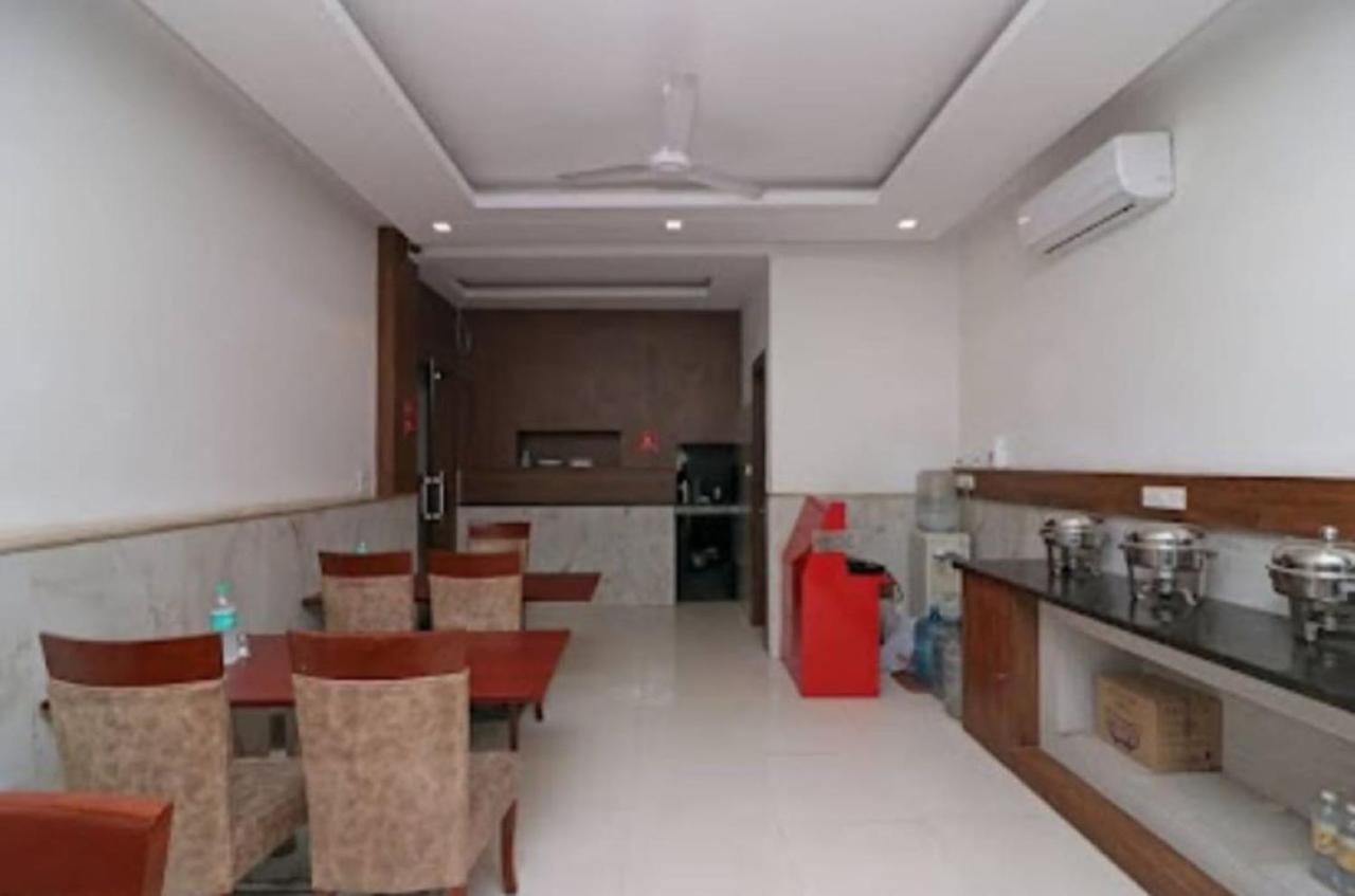 Oyo Rooms 766 Delhi Airport 22/29