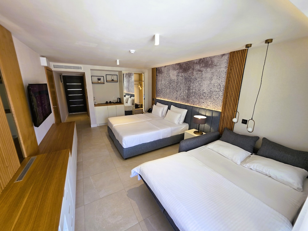 The New Mediteran Hotel Villa Edition 31/65