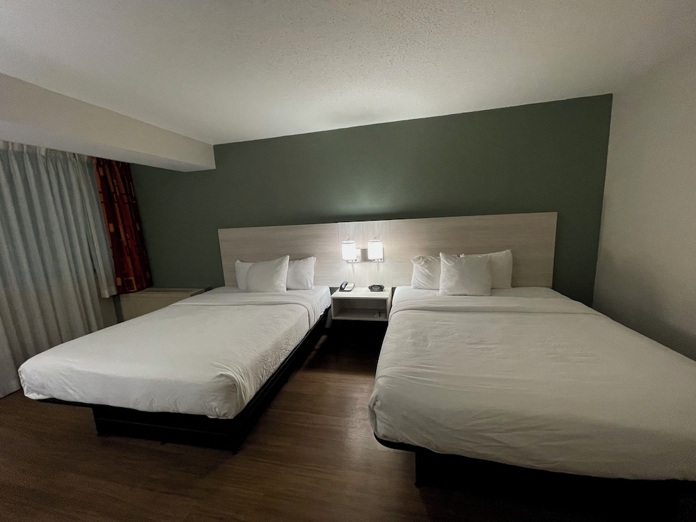 Efficiency, 2 Queen Beds
