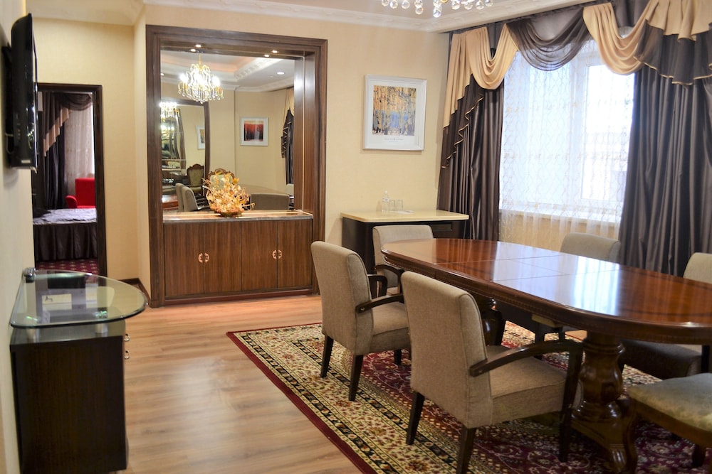 Renion Hills Hotel 46/58