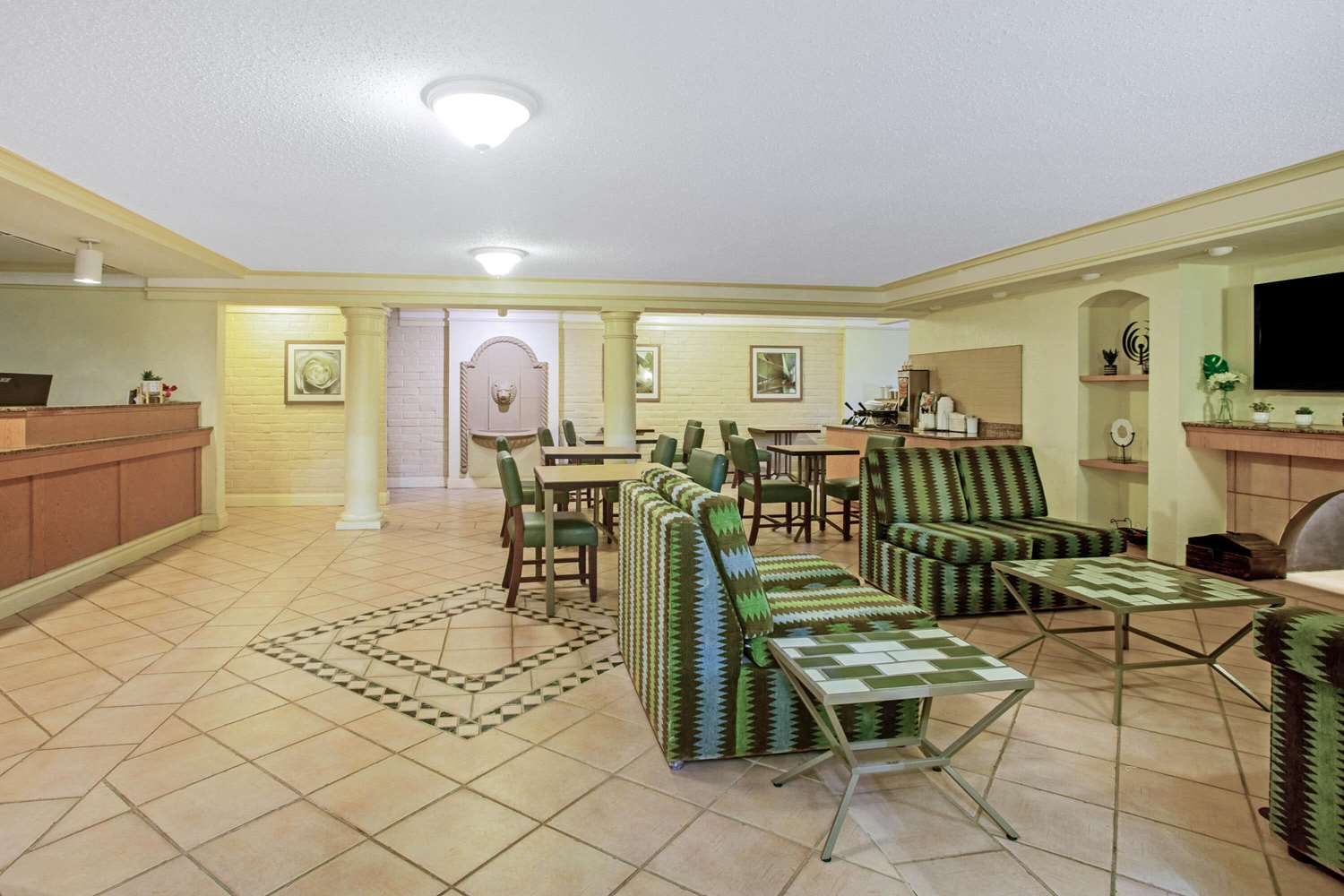 La Quinta Inn Victoria 37/53