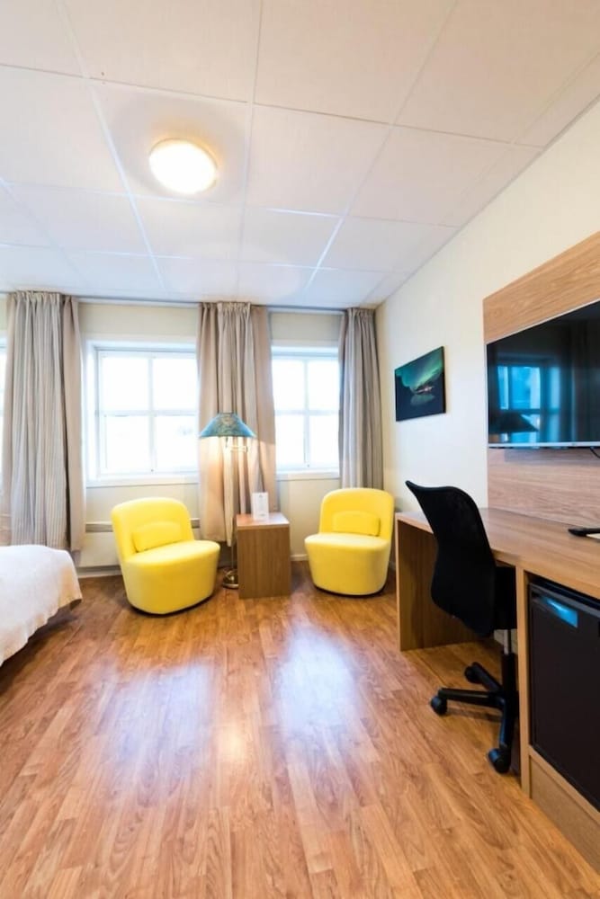 Senja hotel 8/29