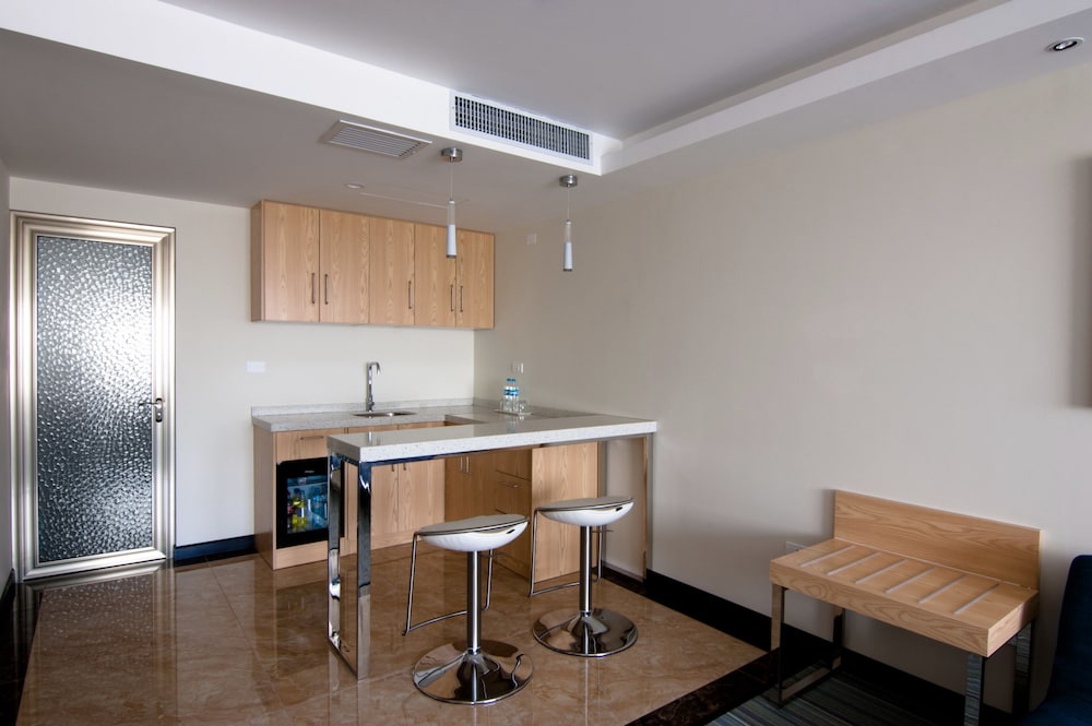 Lyz Business Hotel 42/44