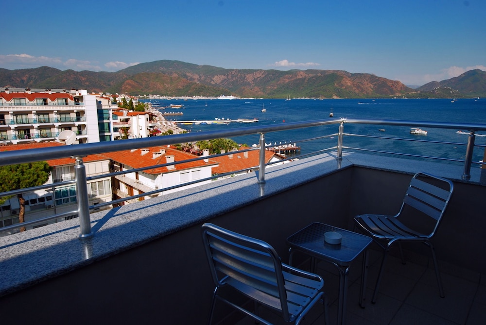Pasa Beach Hotel 22/28