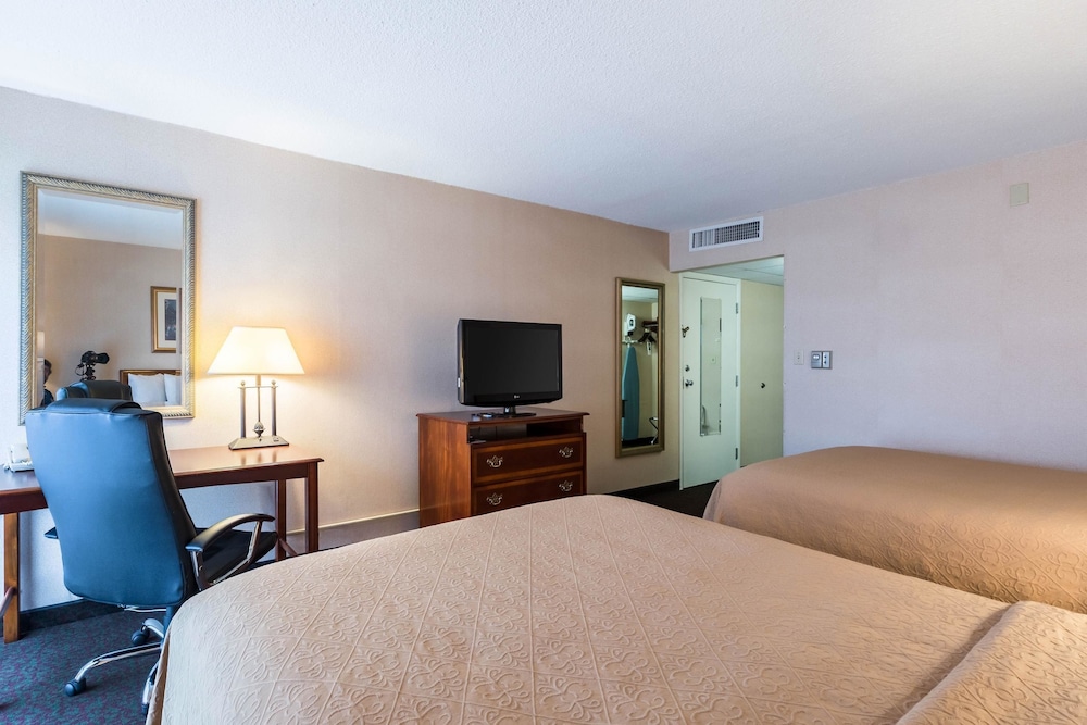 Quality Inn and Conference Center I-80 Grand Island 11/58