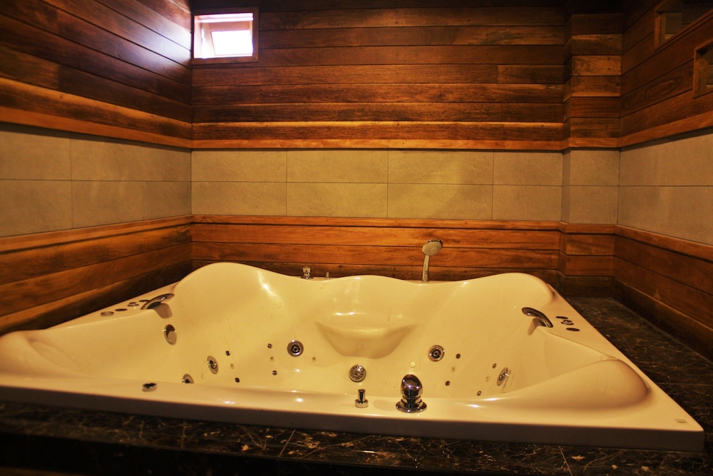 Metro Hotel & Spa 20/37