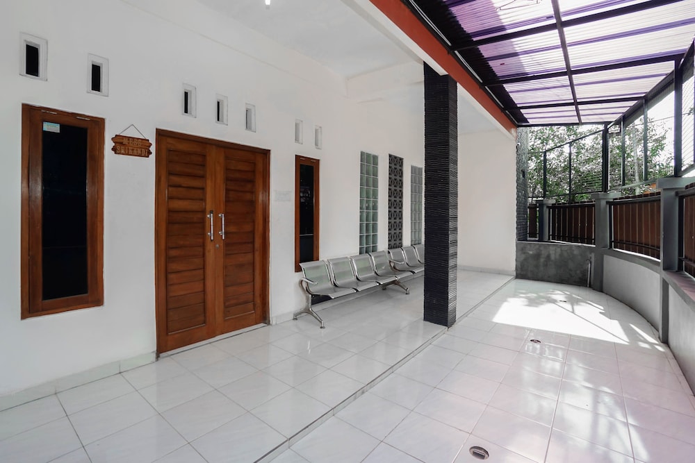 OYO 3006 Falisha Homestay Syariah 3/21