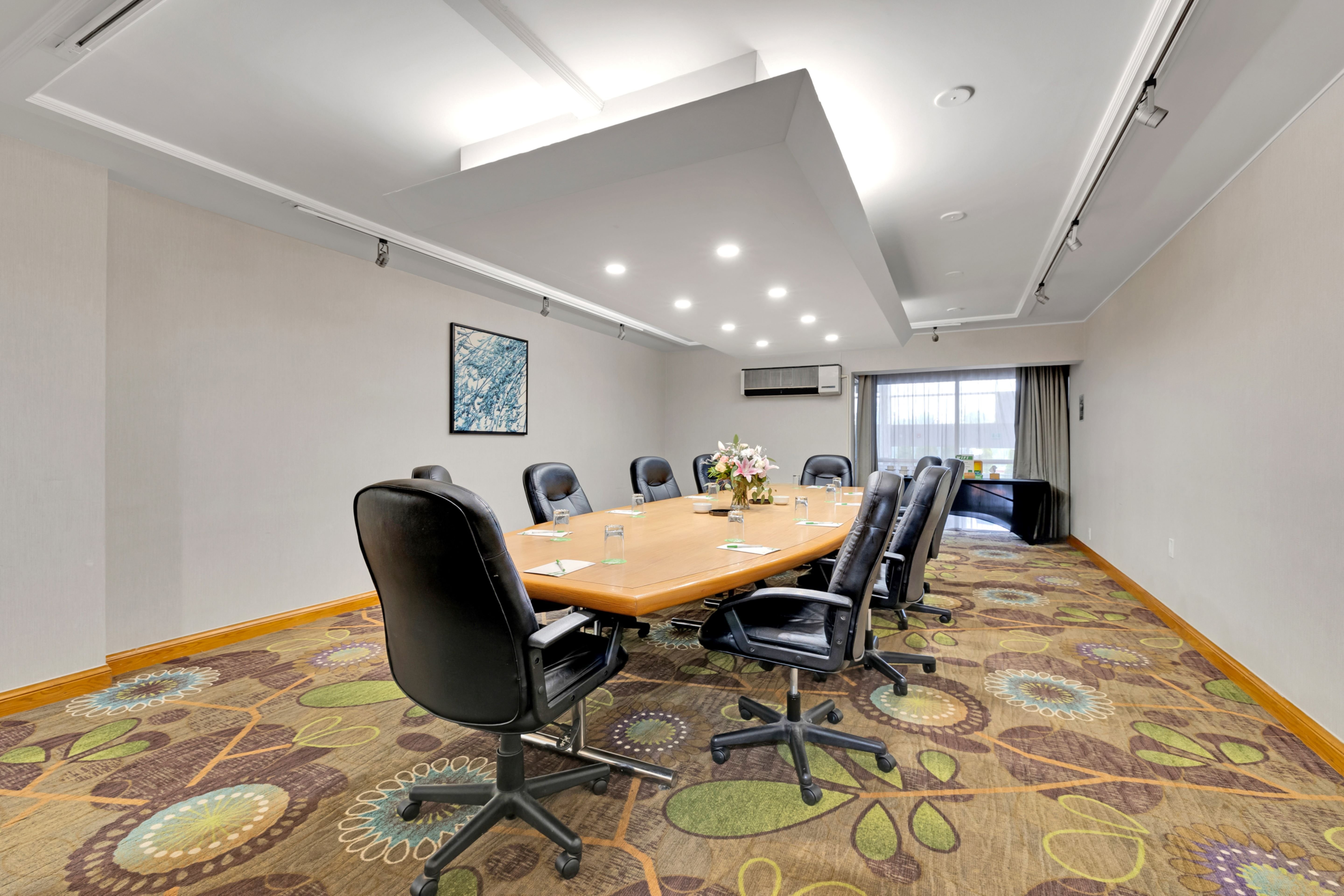 Holiday Inn Peterborough Waterfront 55/70