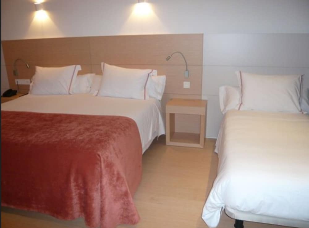غرفة ثلاثية بثلاثة أسرّة، Sercotel Hola Tafalla 9/10