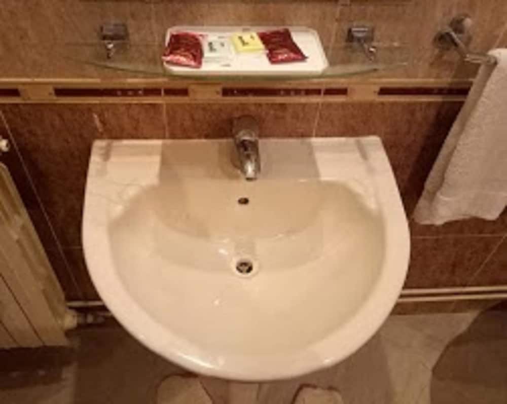 Triple Room H