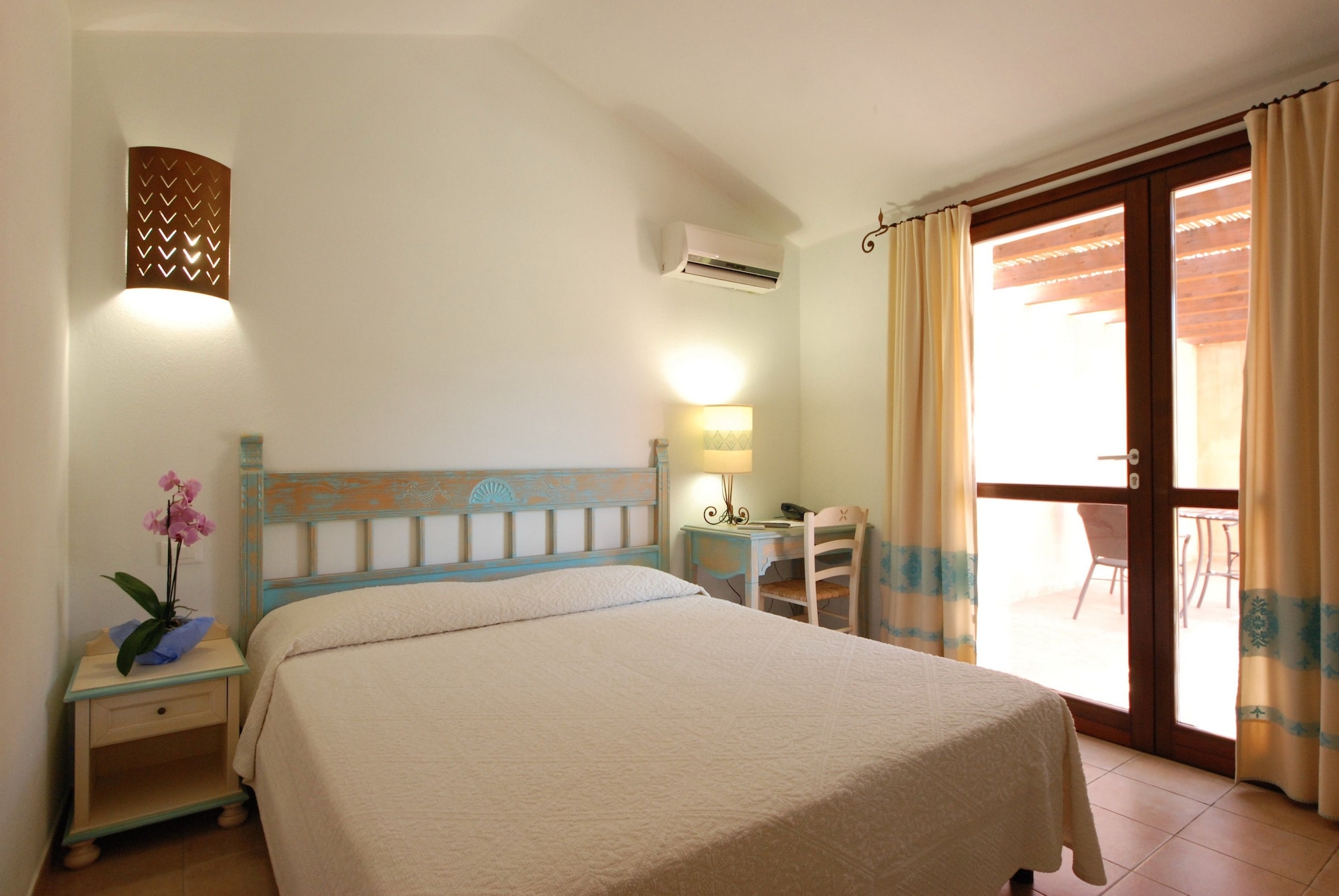 STANDARD, DOUBLE OR TWIN BED
