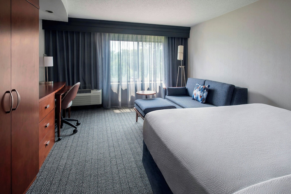 Room at Courtyard by Marriott Paramus, PARAMUS - NJ