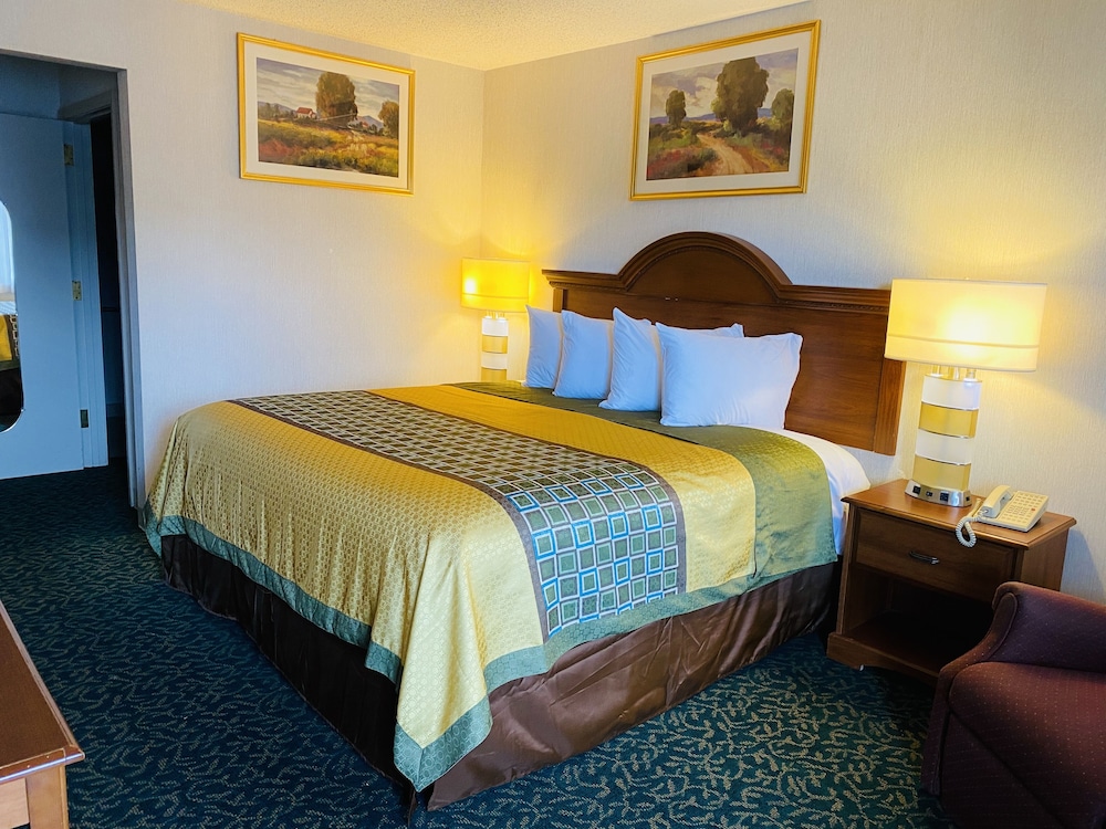 Harrisonville Inn & Suites 4/29