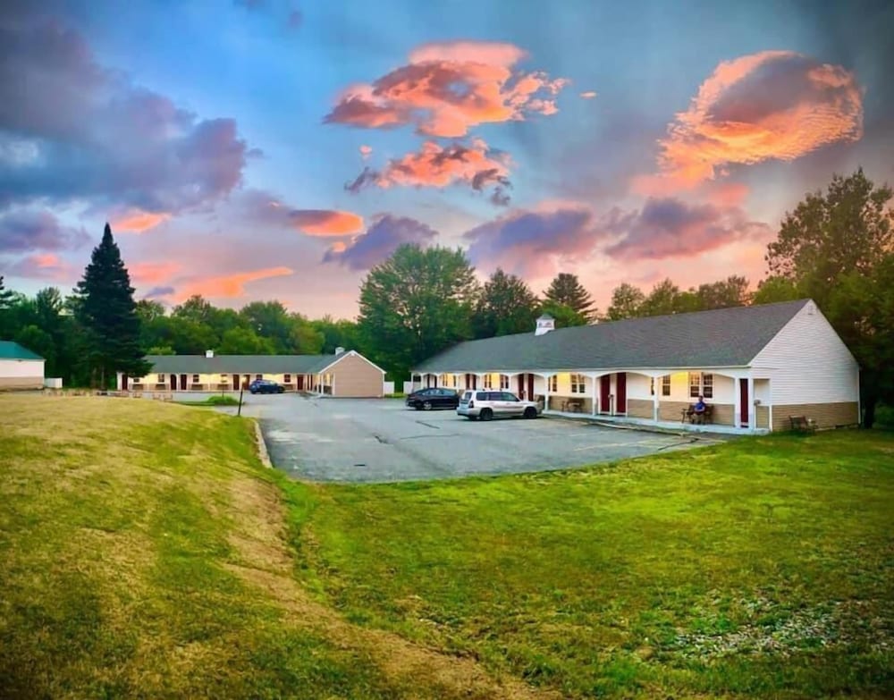 Stonybrook Motel & Lodge 55/59