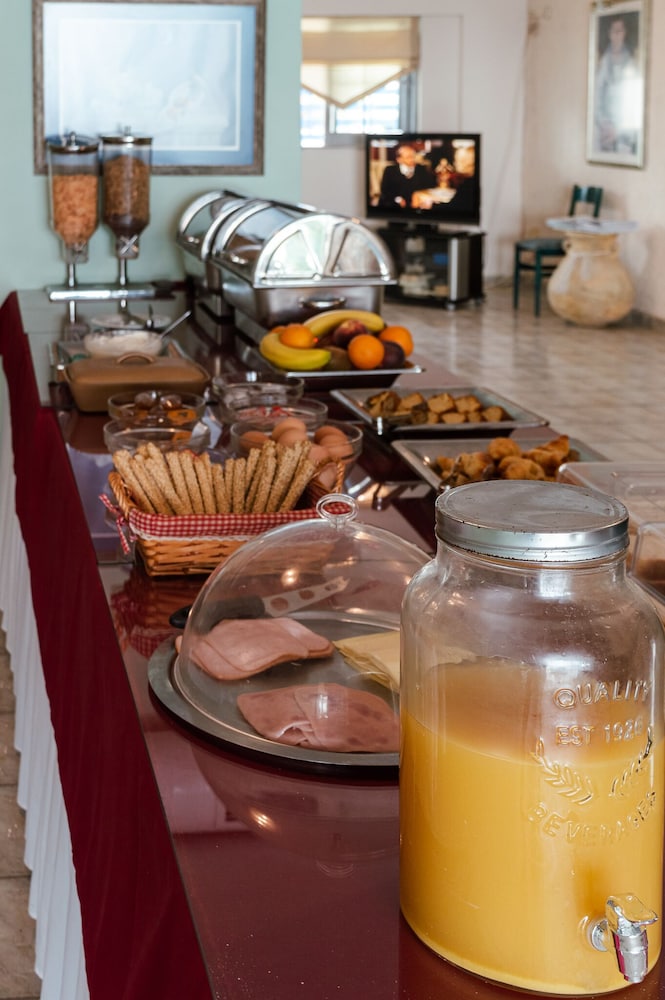 Hotel-Mistral Aegina 11/50