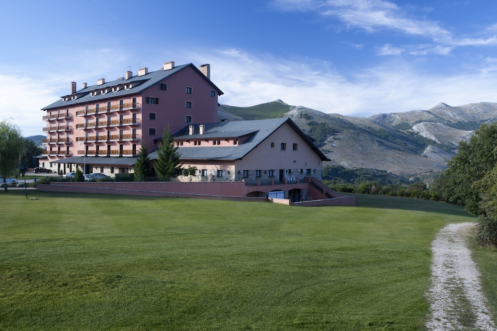 Parador De Cervera De Pisuerga 1/69