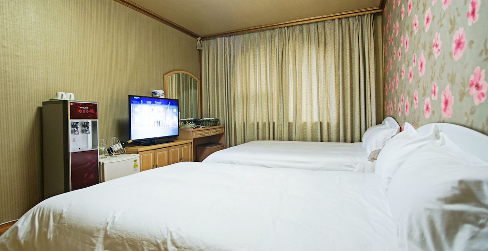 Emerald Hotel 15/26
