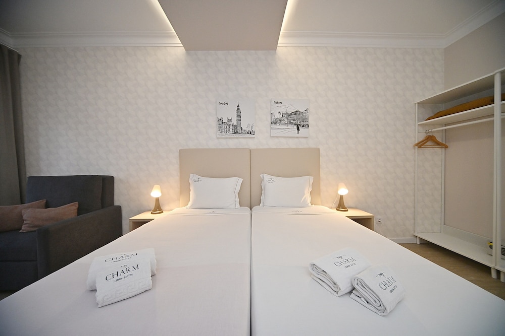 ROOM, TWIN BEDS, SHARED BATHROOM