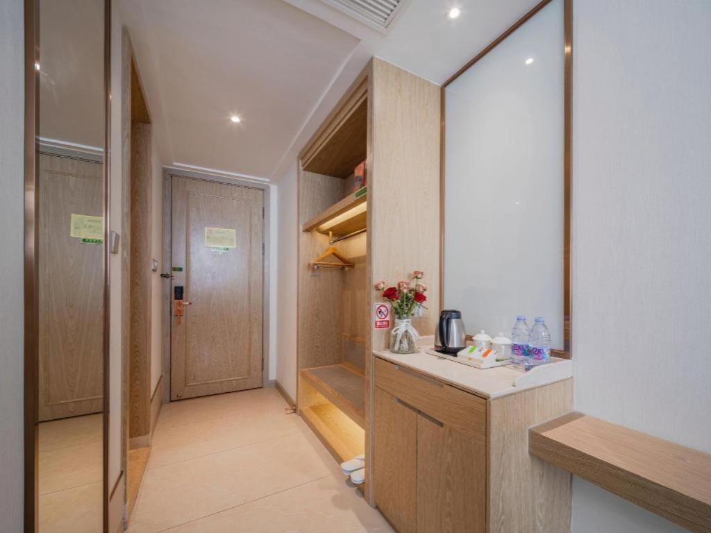 Vienna Hotel (Shenzhen Pingshan Longtian Small Town) 13/53
