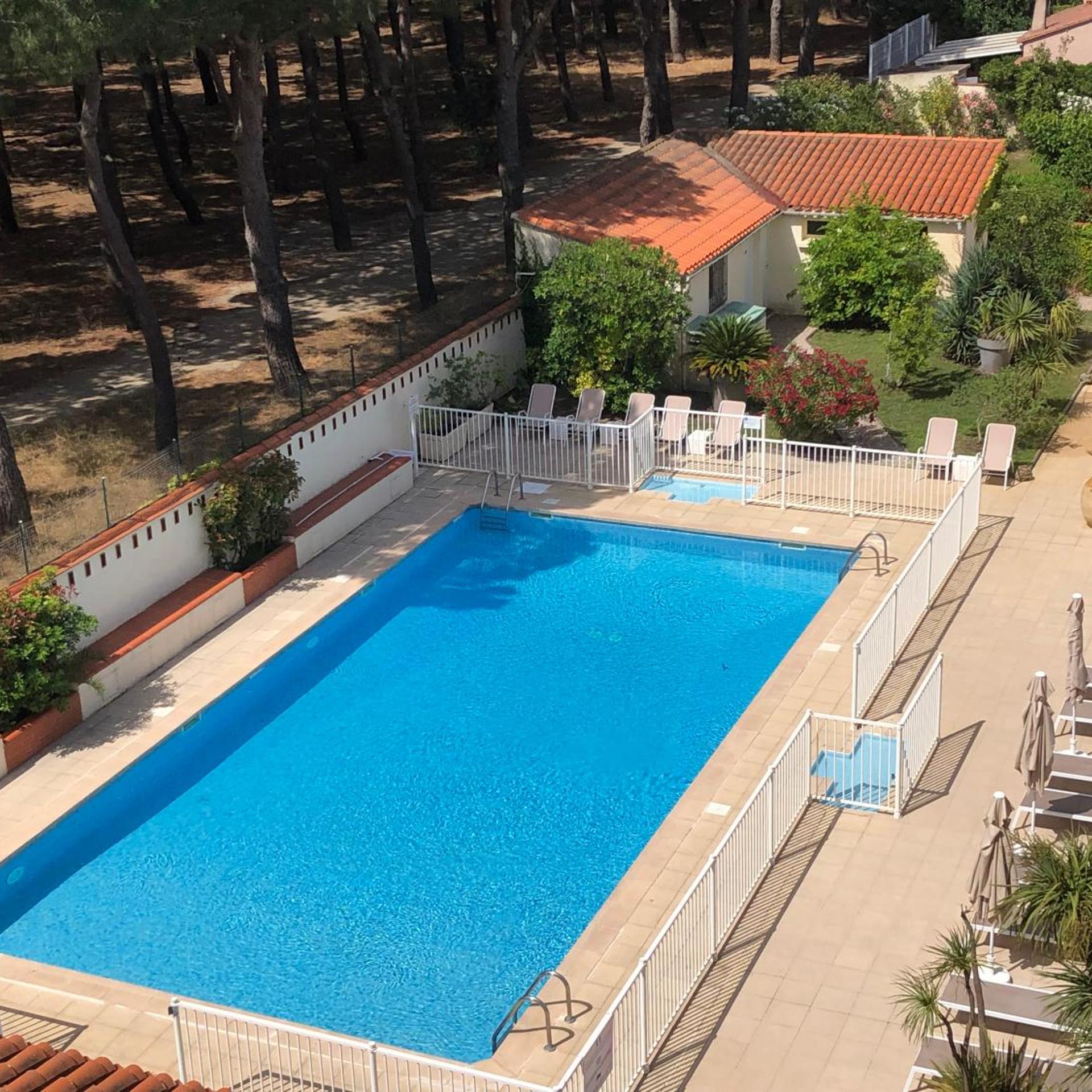 Hôtel Plage Des Pins 25/52