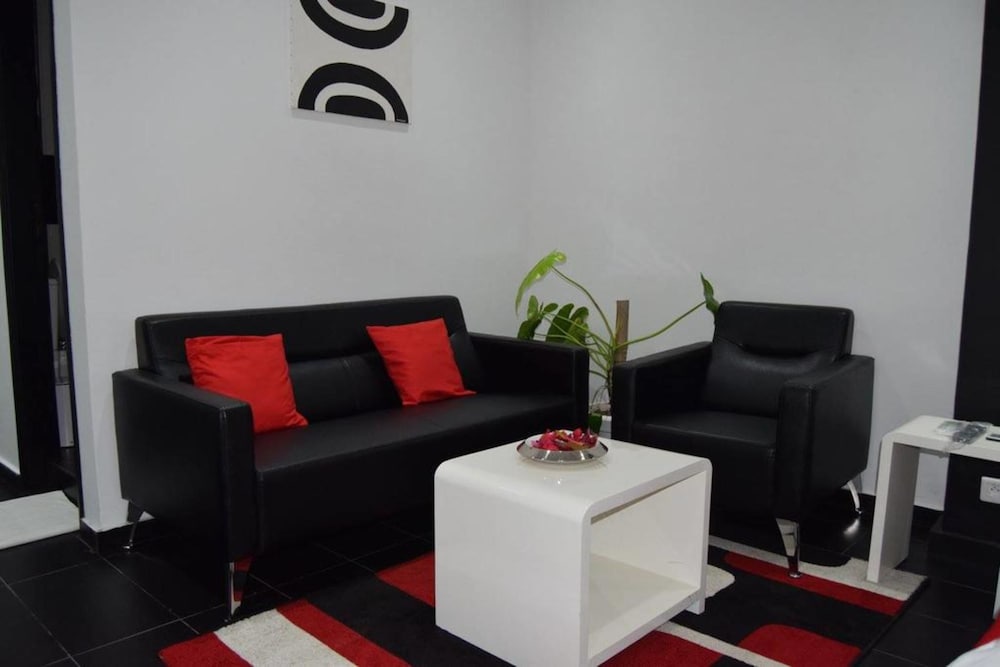Miliet Hotel 18/30