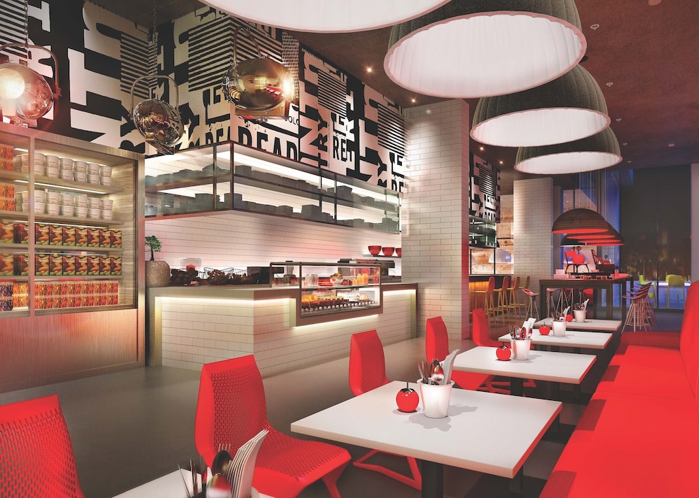 Radisson Red Dubai Silicon Oasis 33/50