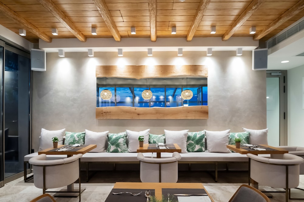 Sea Level Hotel 28/40