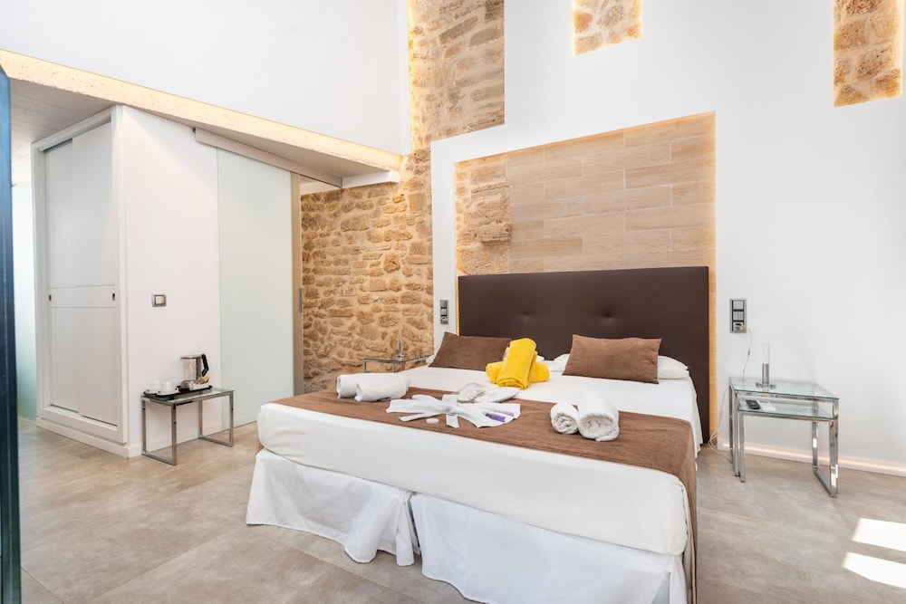 Petit Hotel Can Simo 4/35