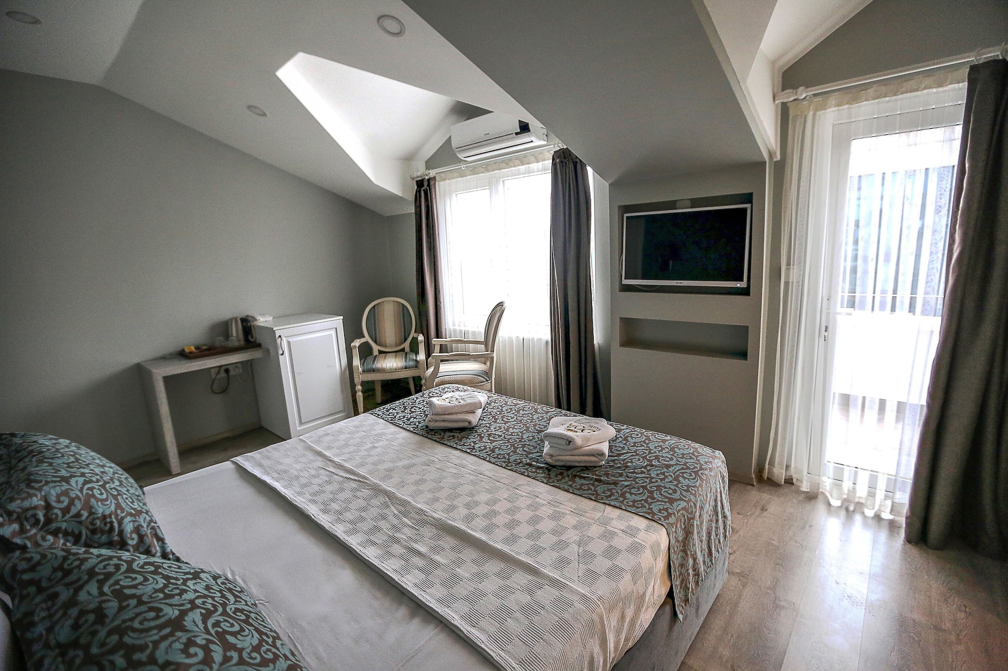 ROOM, DOUBLE BED, SEA VIEW