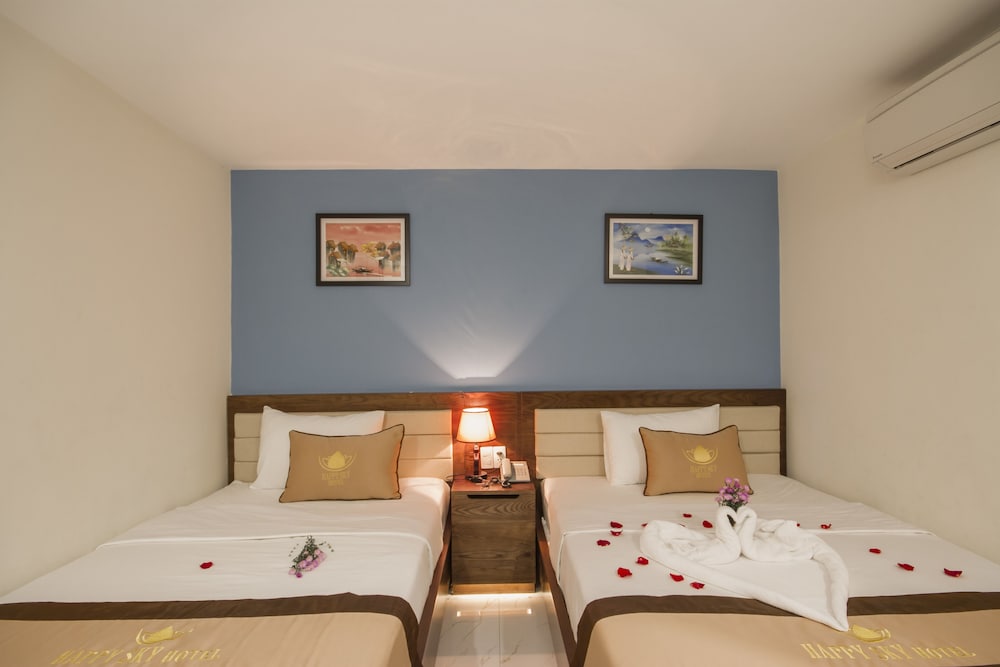 Sapphire Hotel 17/35
