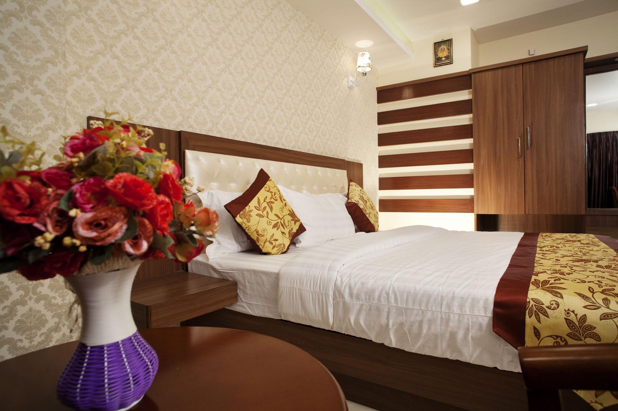 Hotel Mahalakshmi Residency 8/12