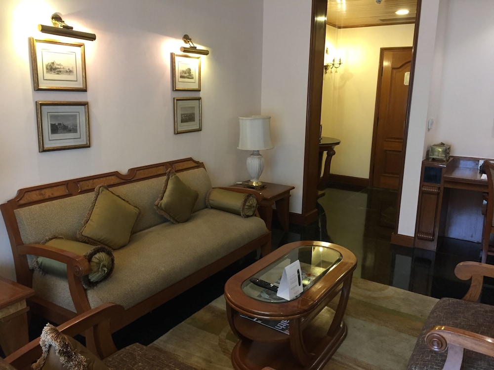 The Ummed Ahmedabad 24/57