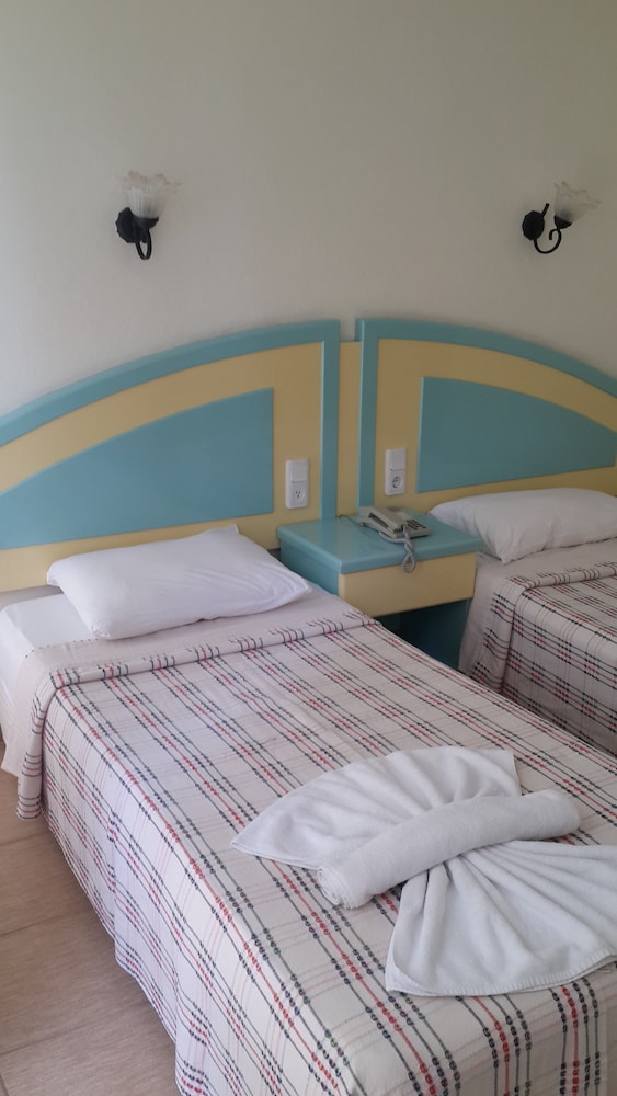 Bezay Hotel 7/31