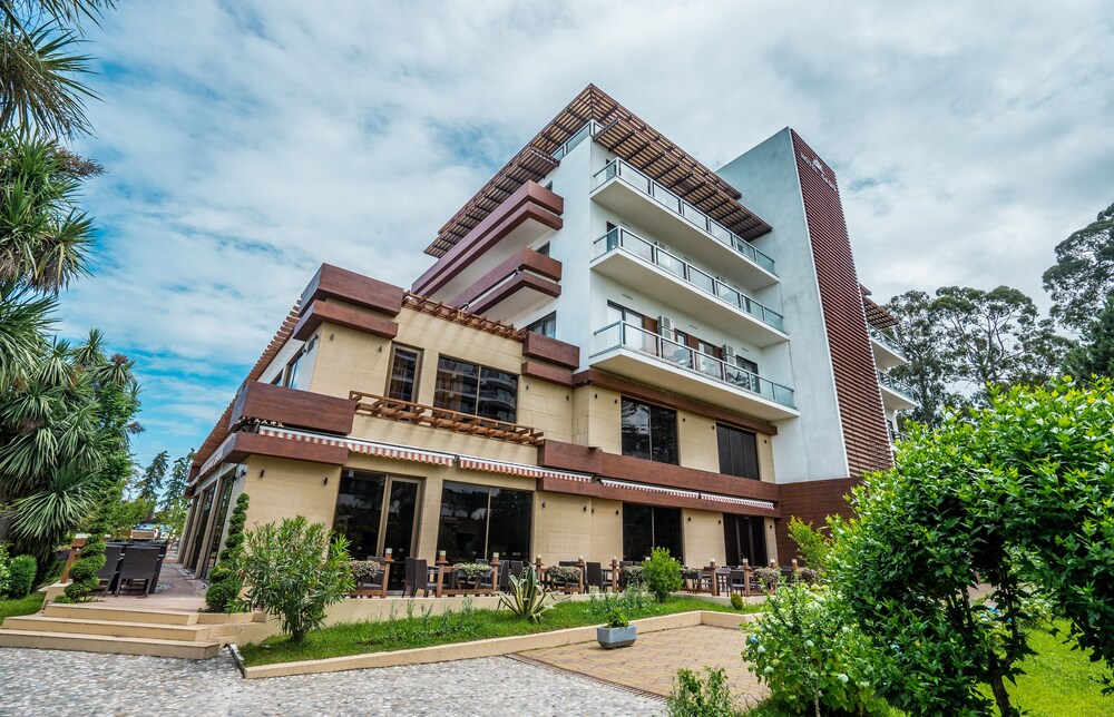 Dreamland Oasis Hotel Chakvi in KOBULETI