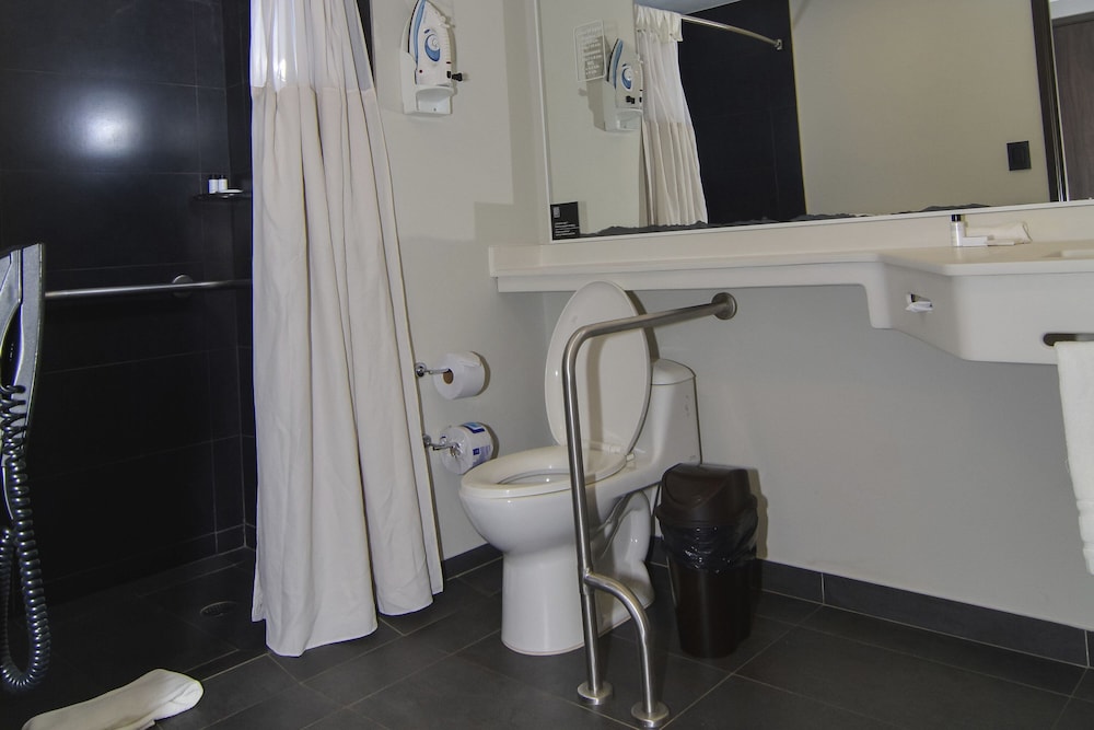 City Express Plus by Marriott Medellin Colombia 42/42