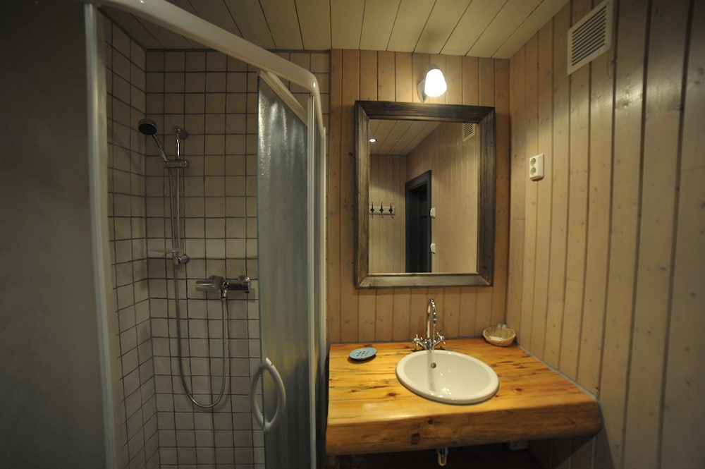 كابينة سوبيريور بإطلالة على البحر بغرفتي نوم، Reine Rorbuer - by Classic Norway Hotels 2/2