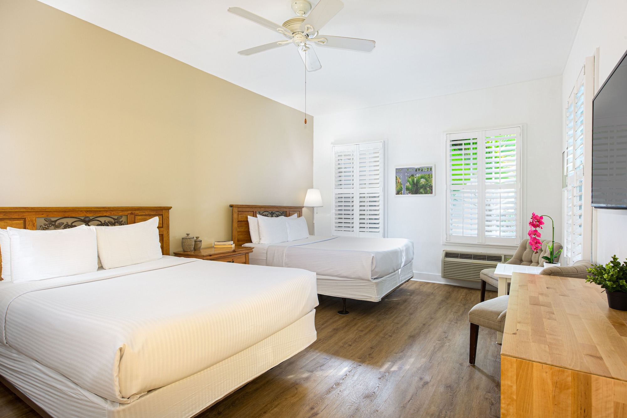 MINI, SUITE, 2 QUEEN BEDS