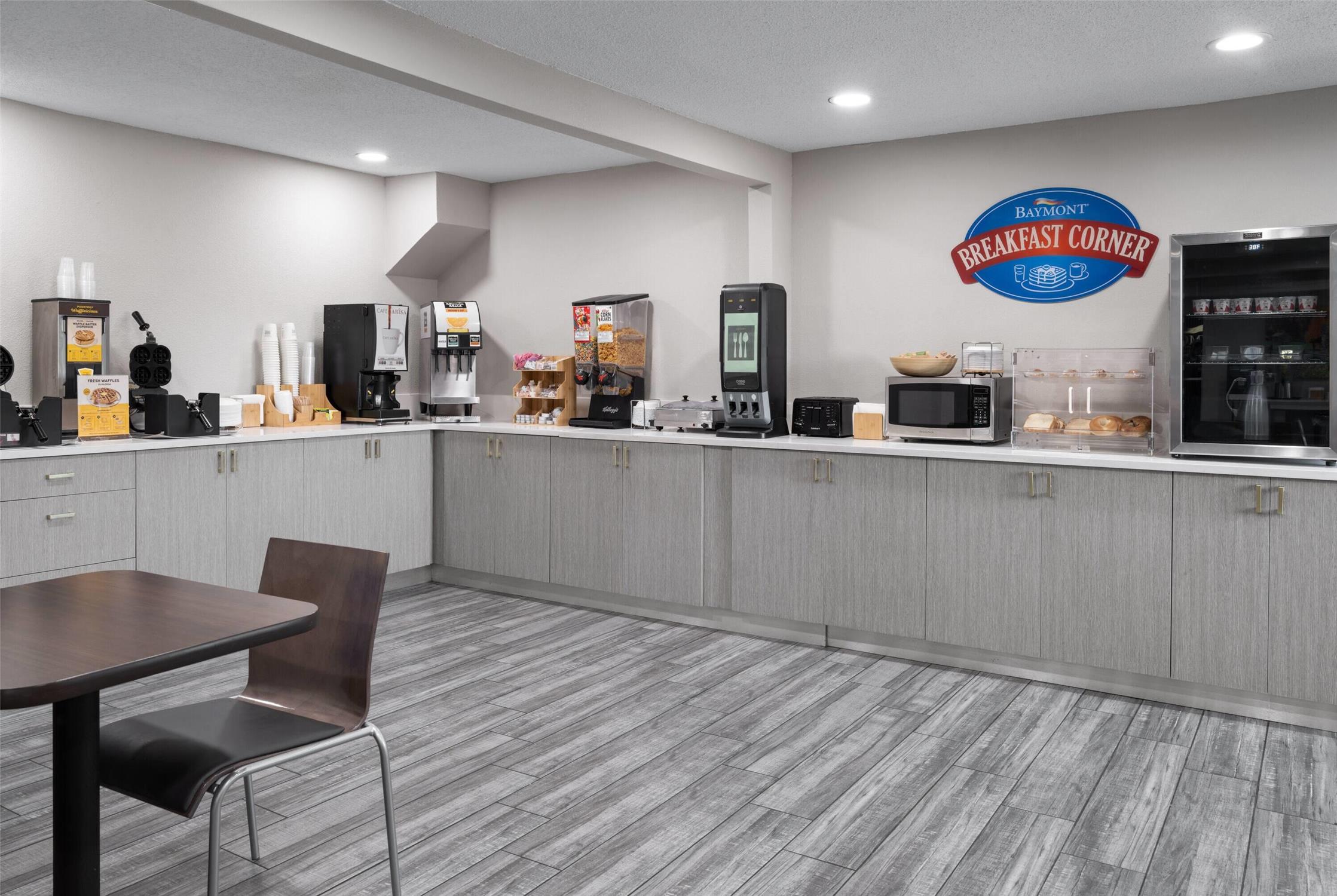 Baymont by Wyndham Davenport 25/33