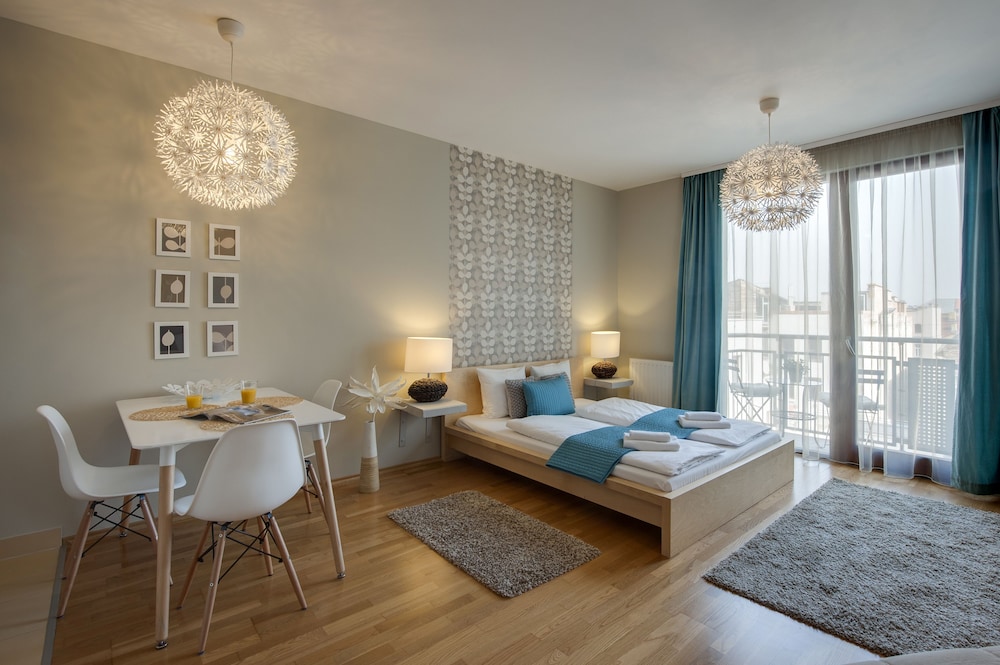 Central Passage Apartments 40/72