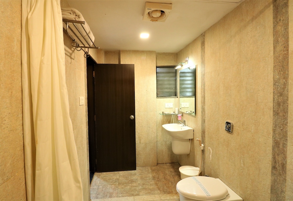 Goverdhan Greens Resort Dwarka 50/50
