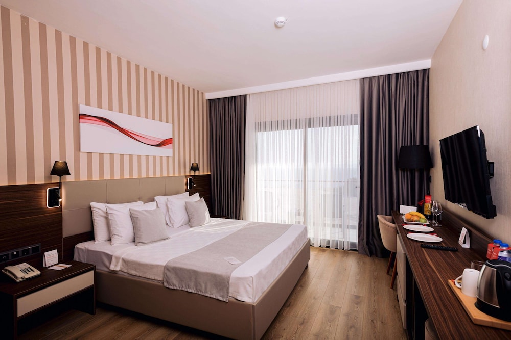 Ramada by Wyndham Cesme 32/67